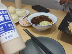 -李与白包子铺(桐梓林店)