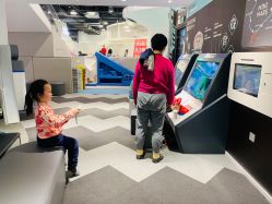 -MINI MARS KIDS CLUB亲子家庭中心(长宁天山店)
