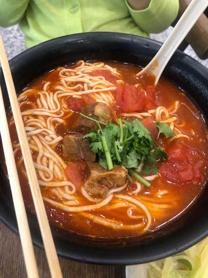 李先生牛肉面大王(济南西站店)-"推荐菜:半筋半肉面,真真正正的食材