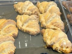 -OUR Bakery(中海环宇荟店)