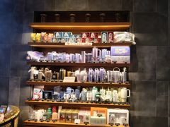 -星巴克(杭州临平银泰城B1店)