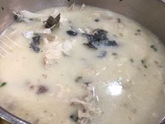 鱼头汤-雪野鱼头大王邢府公老店(雪野湖店)