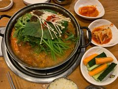 -喇喇排骨火锅·传统韩式脊骨汤(望京西园总店)