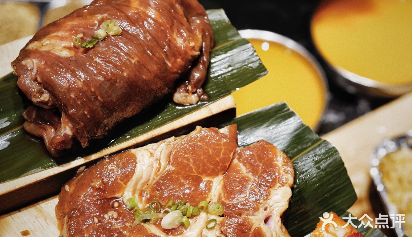 聚十三的烤肉十三梯上新啦！藤椒大鸡腿，简直性价比之王[胜利]