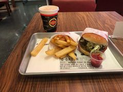 -FATBURGER 特富客汉堡(外交公寓店)