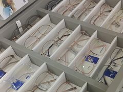-视野联行眼镜蔡司·依视路官方授权店(顺城店)