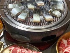 -围炉肉舍•炭烤活鳗•丹东海鲜烤肉(步行街店)