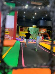 -蹦蹦跳跳(新奥购物中心店)