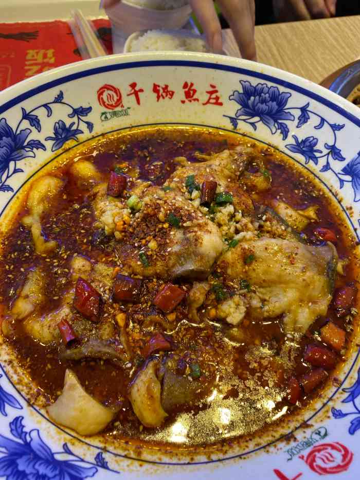 干锅鱼庄(乐天百货店)-"环境:经营模式有点像ifs的大食代,小吃.