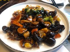 十八罗汉煲-功德林(南京西路店)