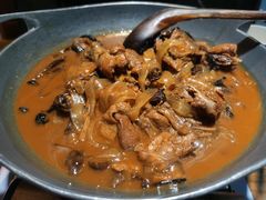 小鸡炖蘑菇-关东小磨东北菜(上海长风大悦城店)