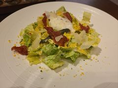 凯撒沙拉-恰餐厅及酒吧 CHAR Bar & Grill (北京丽都皇冠假日店)
