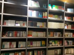 -钟书阁(松江泰晤士小镇店)