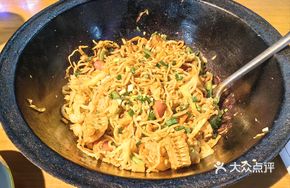 Braised Pork Rib Noodles