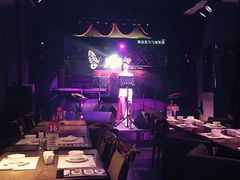 驻唱-蝴蝶汇音乐酒馆(罗湖店)