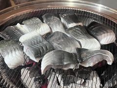 -围炉肉舍•炭烤活鳗•丹东海鲜烤肉(步行街店)