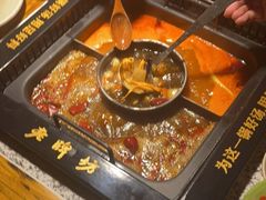 -老牌坊云南鱼豆花火锅(哈西万达店)
