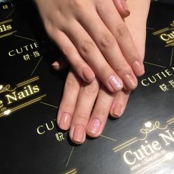 -悦指间美甲美睫