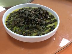 -亮河湾山庄