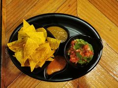 牛油果酱配玉米片-Luchador摔跤手墨西哥餐厅(恒宇广场店)