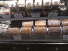 -红宝石·鲜奶小方·海派西点房(丰庄店)