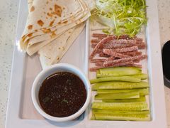 虾仔沫合酱-巧克力渔家.小船海鲜胶东菜(万平口店)