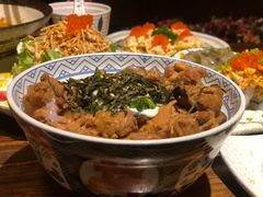 温泉蛋牛丼饭（有蛋）-桃太郎创作料理(大坪店)