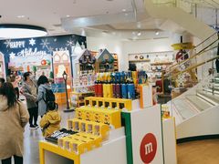 -m豆巧克力世界(上海世茂广场店)