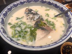 -南京金牛湖巨碗鱼头