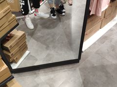 -王府井奥莱临潼小镇(临潼店)