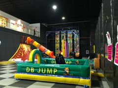-嘿哟动霸CHUA·新潮玩运动娱乐中心·蹦床滑冰团建乐园