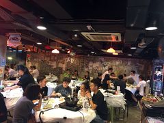 大堂-鲜入围煮花胶鸡海鲜火锅