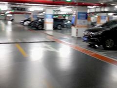 -龙湖虹桥天街-停车场