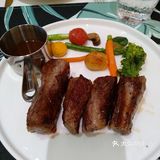 这是一家很有情调的法餐店