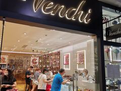 门面-VENCHI 闻绮(上海佛罗伦萨小镇店)
