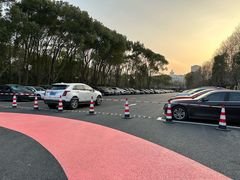 -世纪公园-1号门停车场