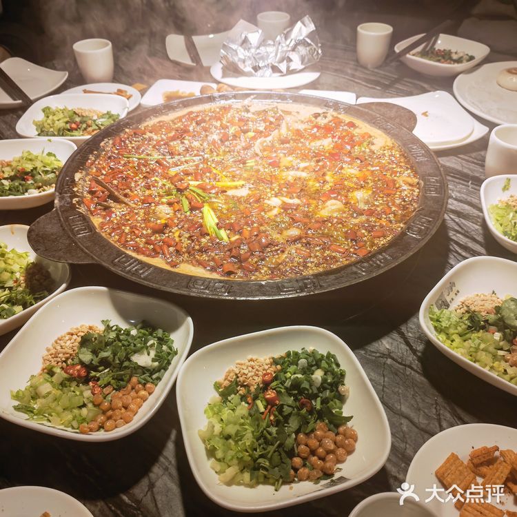 比其他家火锅鱼好吃亿点点|老船舫