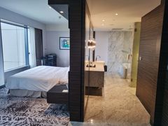 -上海虹桥西郊假日酒店