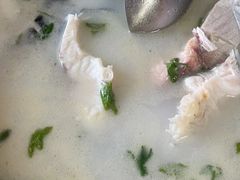 -雪湖煜辰鱼头老店(雪野湖店)