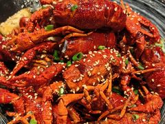 -肥肥虾庄·金牌油焖大虾(汉街SKP店)