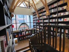 -钟书阁(松江泰晤士小镇店)