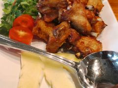 -Chom Cafe and Restaurant