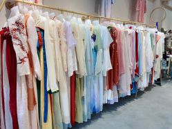 -一揽芳华汉服旗袍体验馆(拙政园店)