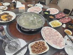 -闽粤一牛潮汕牛肉火锅