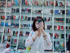 -钟书阁(松江泰晤士小镇店)