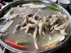-老石黑山羊毛驴肉火锅(金凯广场店)