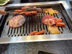 -臻牛烤肉