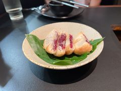 手作鲜花饼-Ameigo梅果·云贵川bistro(长宁来福士店)