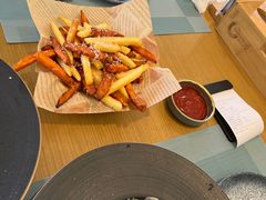 -杏荟旋转餐厅(广州爱群店)