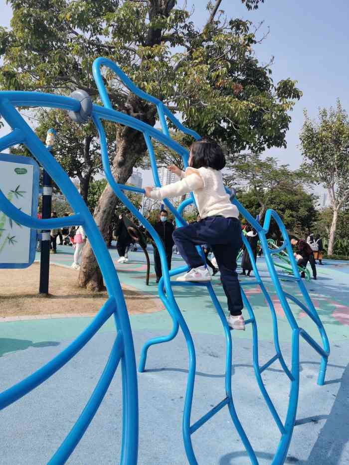 海沧儿童公园蝴蝶生态园-"下了海沧大桥没多久就到了,停车场也还蛮多.